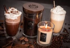 WoodWick Vellutier Geurkaars | Swiss Chocolate Fondant Candle |Medium -WoodWick 1200x824 1