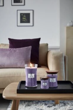 WoodWick Hourglass Medium Geurkaars - Amethyst & Amber -WoodWick 800x1200 22