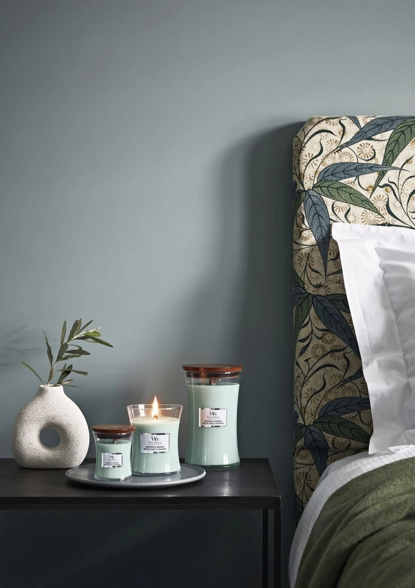 WoodWick Geurkaars Medium Sagewood & Seagrass - 11 Cm / ø 10 Cm 4 WoodWick Geurkaars Medium Sagewood & Seagrass - 11 Cm / ø 10 Cm - Afbeelding 2